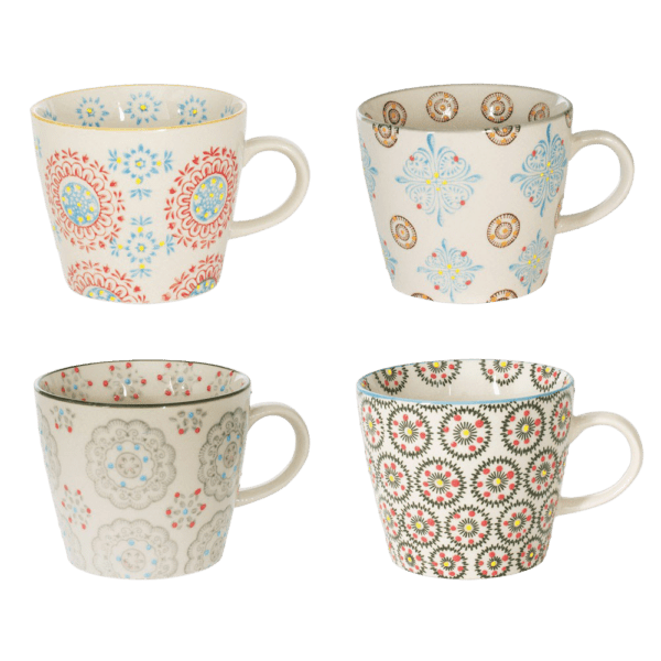 Coffret de 4 tasses Bohème 12 cm Vaisselle Bohème meublespin.fr - vente de mobilier et de décoration de style montagne ou chalet- vente de meubles en pin et canapés convertibles - https://meublespin.fr